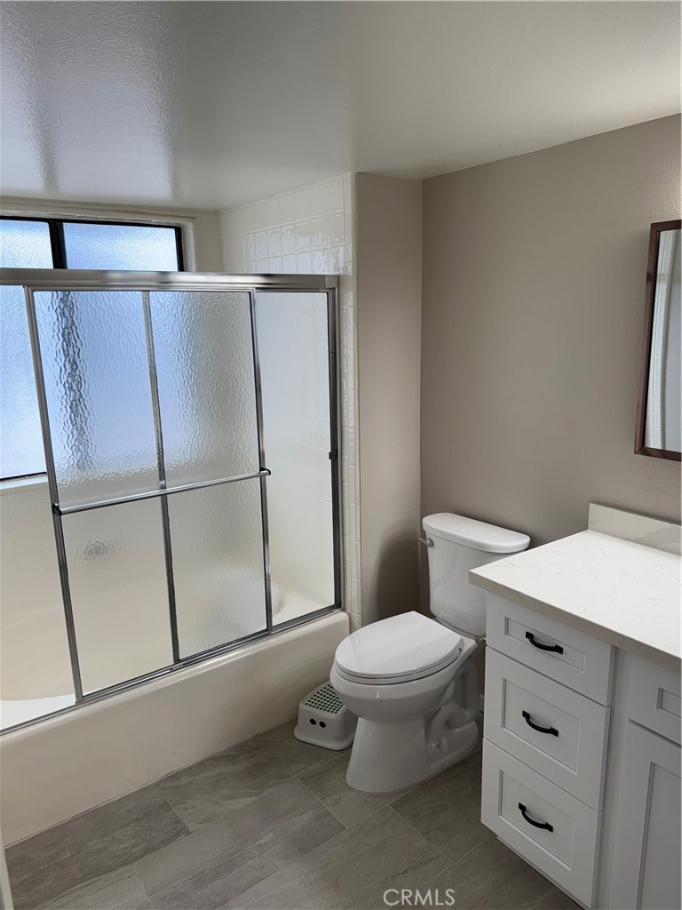 5694 E Los Angeles Avenue