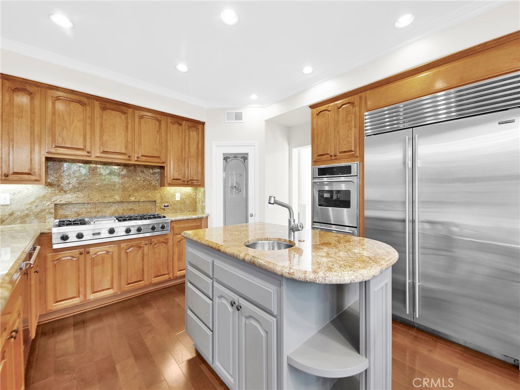 125 Heath Meadow Place