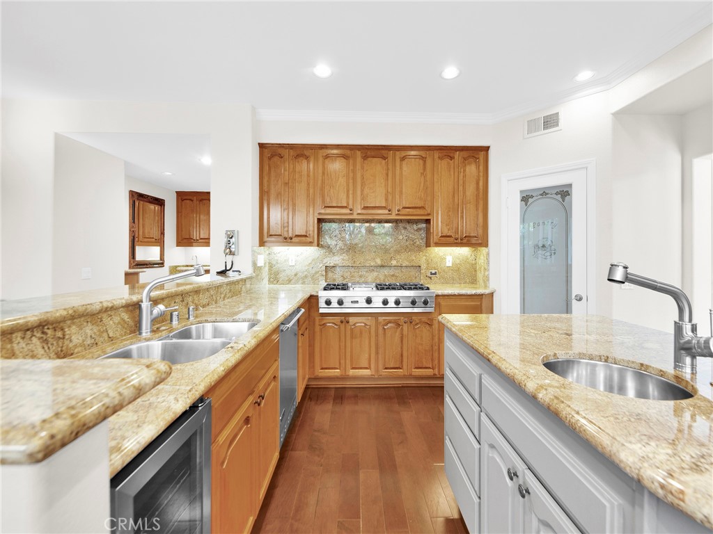 125 Heath Meadow Place