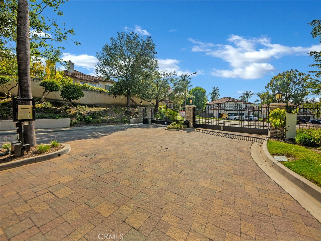 125 Heath Meadow Place