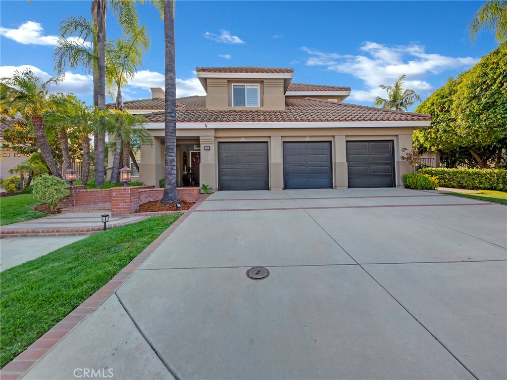 125 Heath Meadow Place