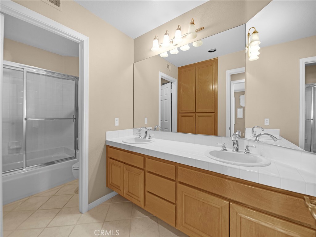 125 Heath Meadow Place