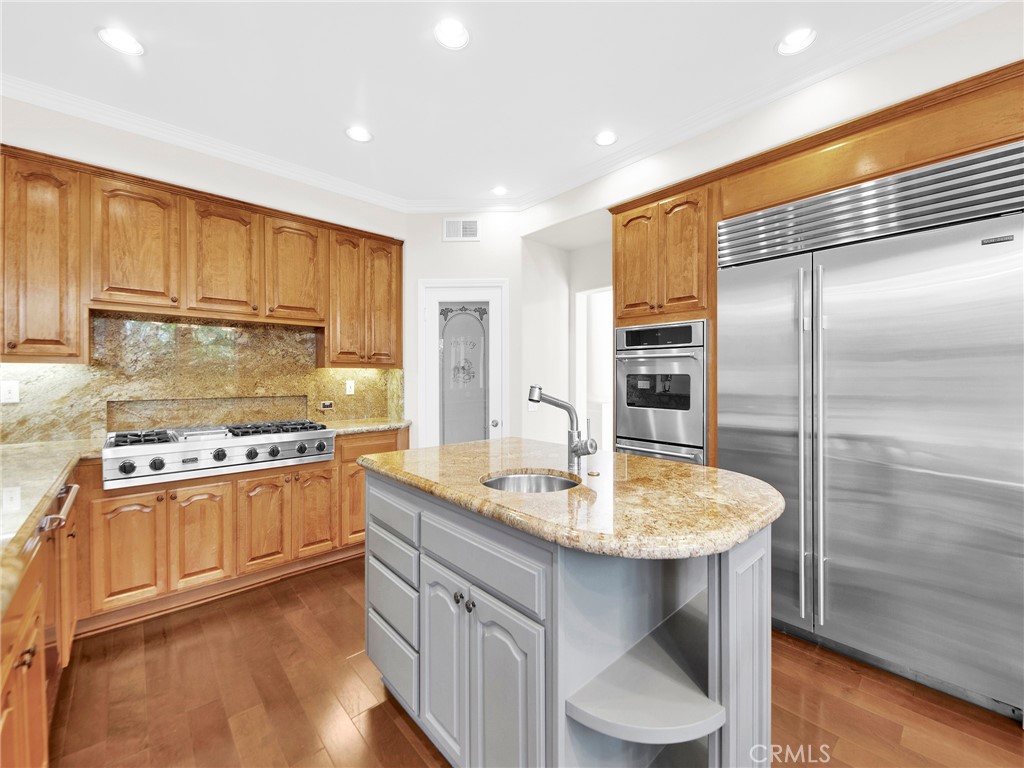 125 Heath Meadow Place