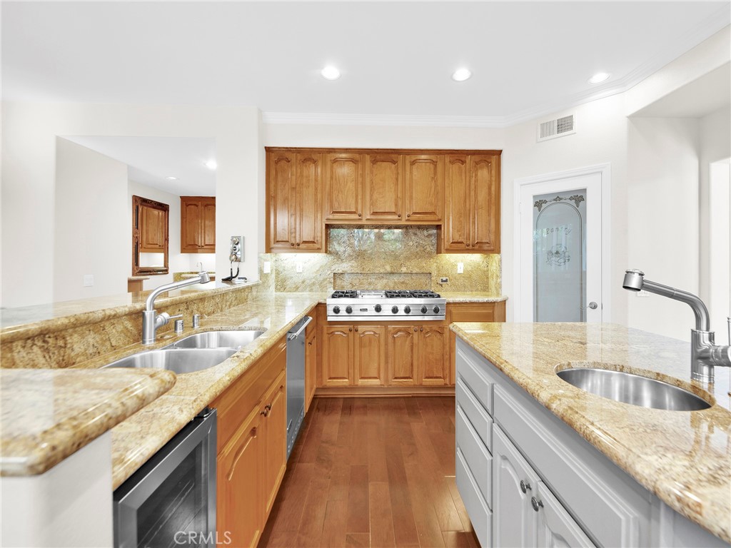 125 Heath Meadow Place