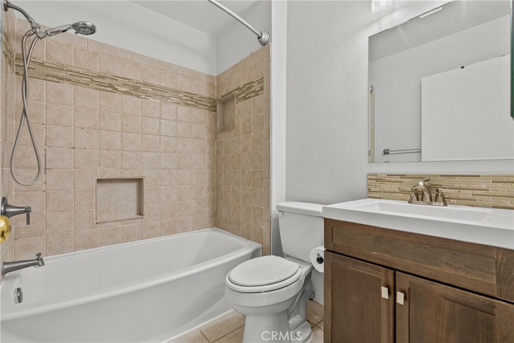 3452 Lockwood Court 24