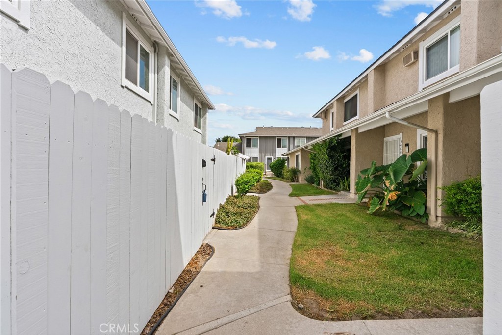 3452 Lockwood Court 24