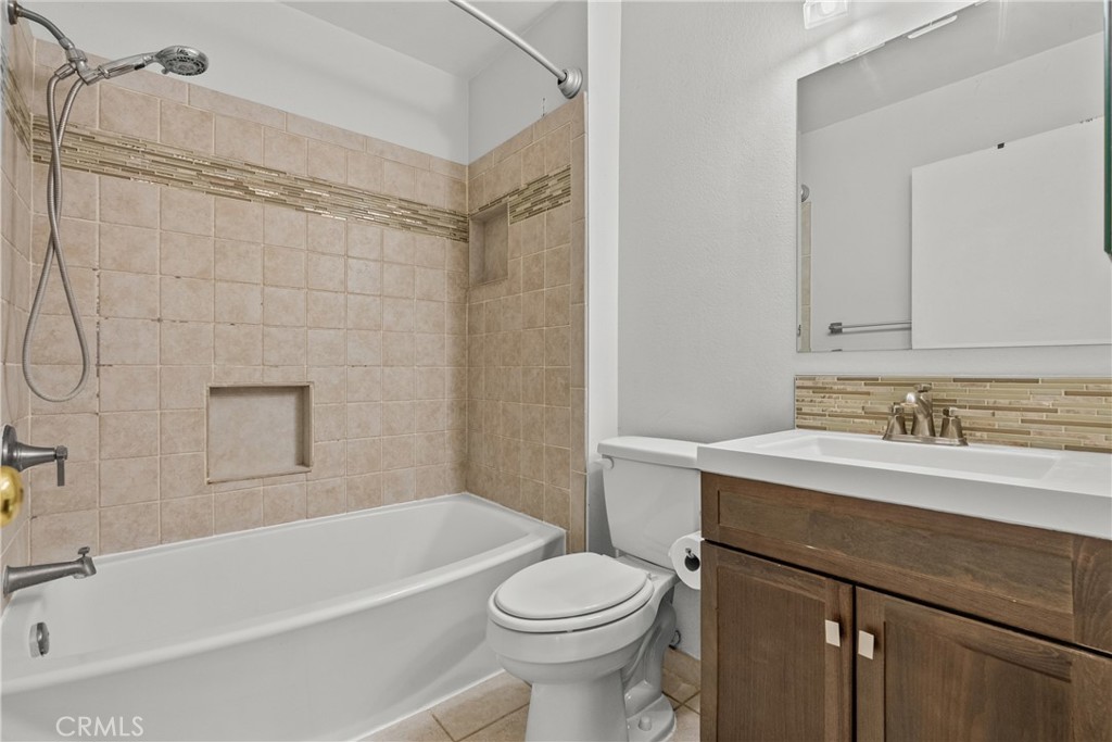 3452 Lockwood Court 24