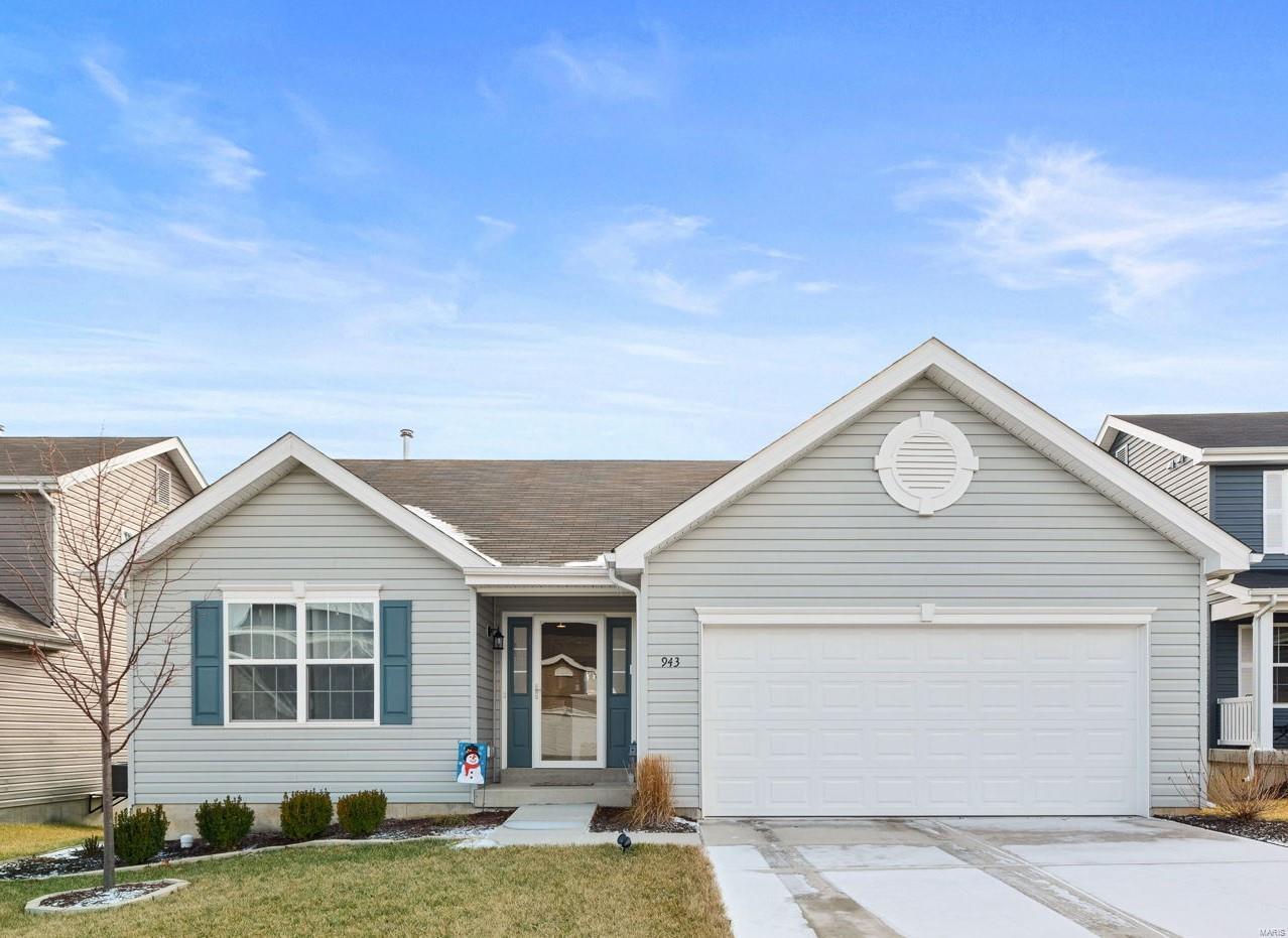 943 Crestwood Lane