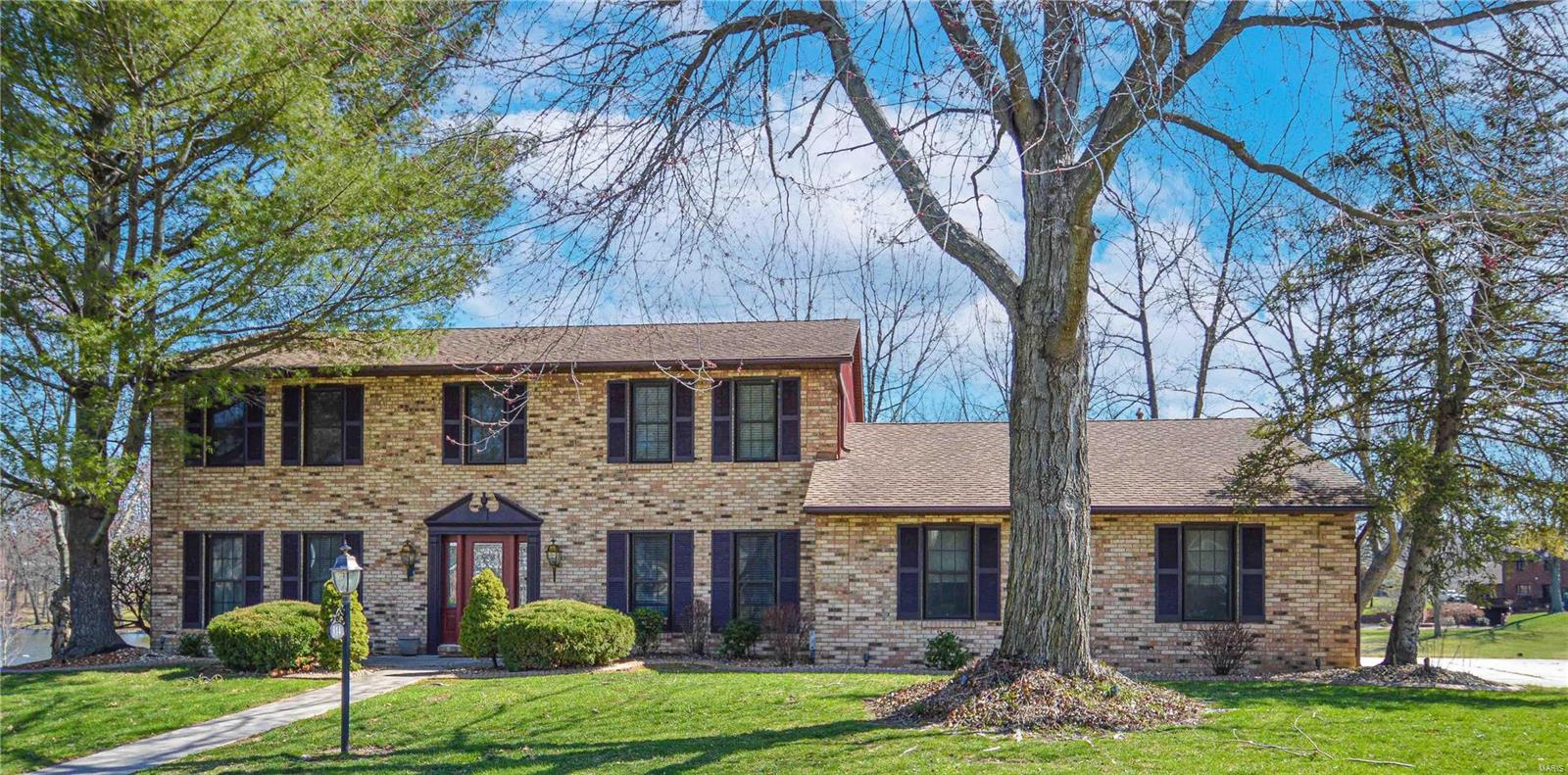 814 W Lakeshore Drive