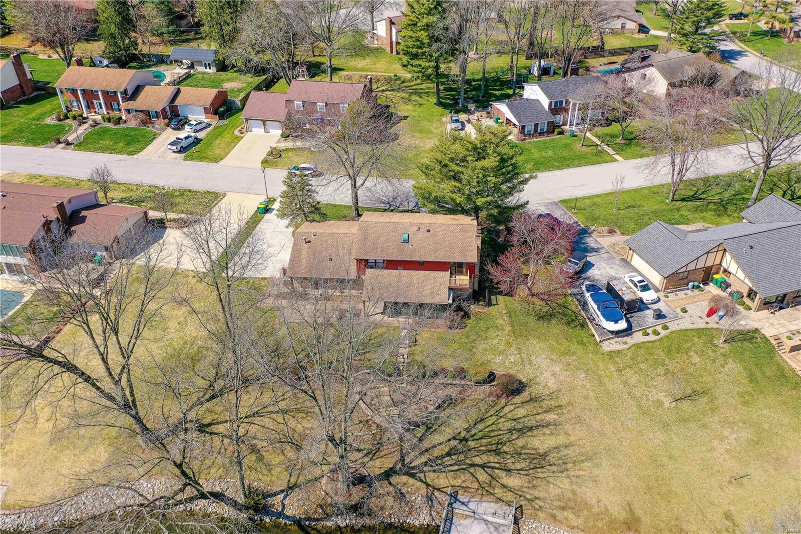 814 W Lakeshore Drive