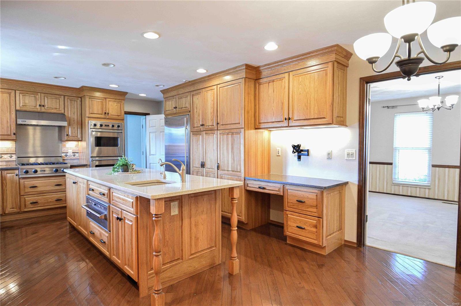 814 W Lakeshore Drive