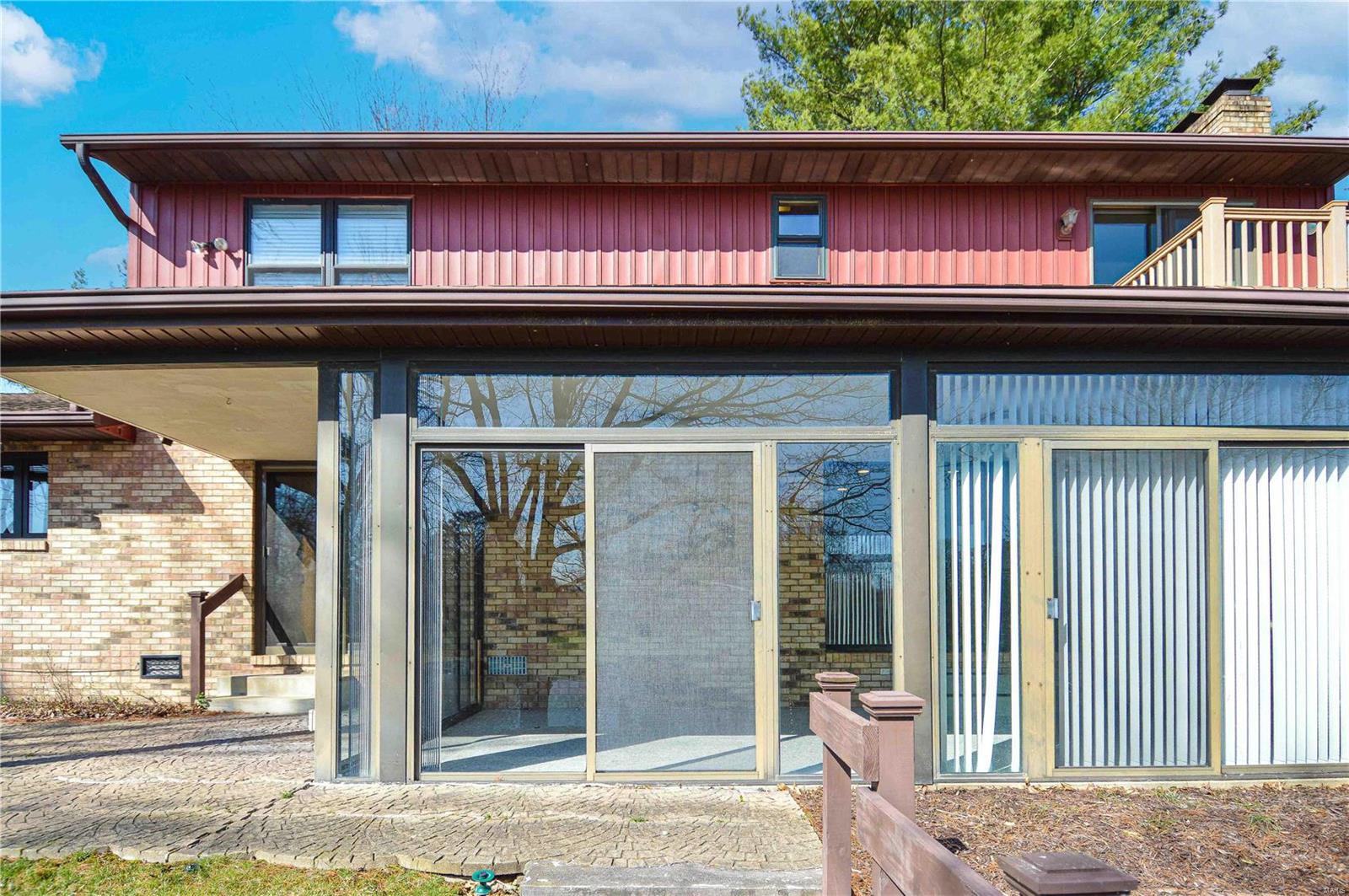 814 W Lakeshore Drive