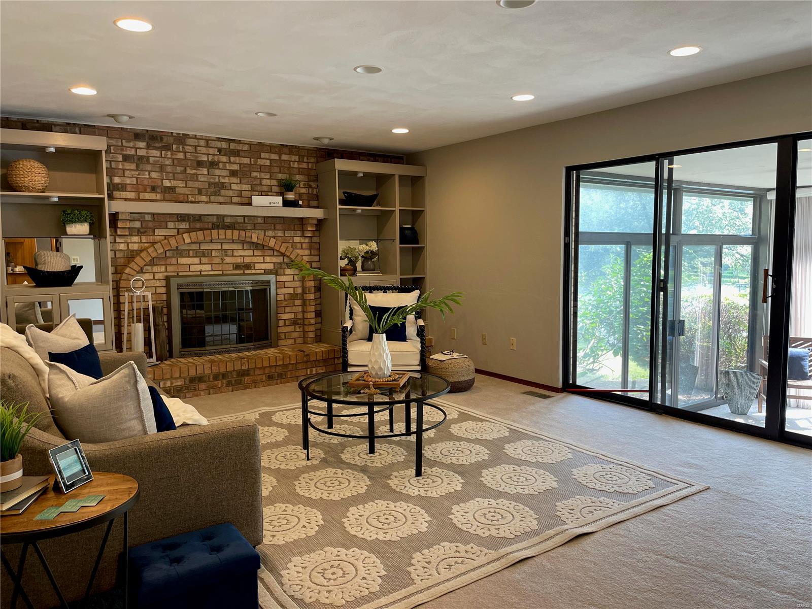 814 W Lakeshore Drive