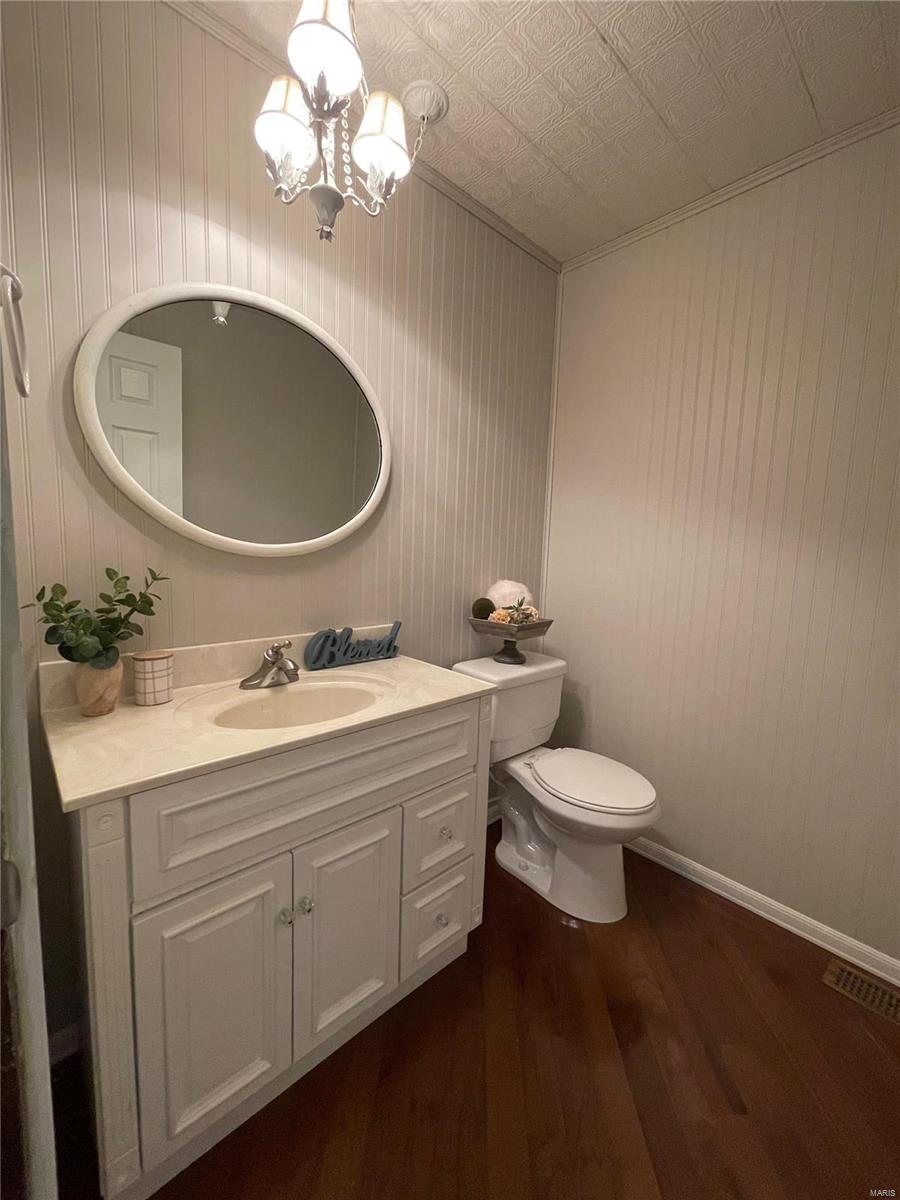 814 W Lakeshore Drive