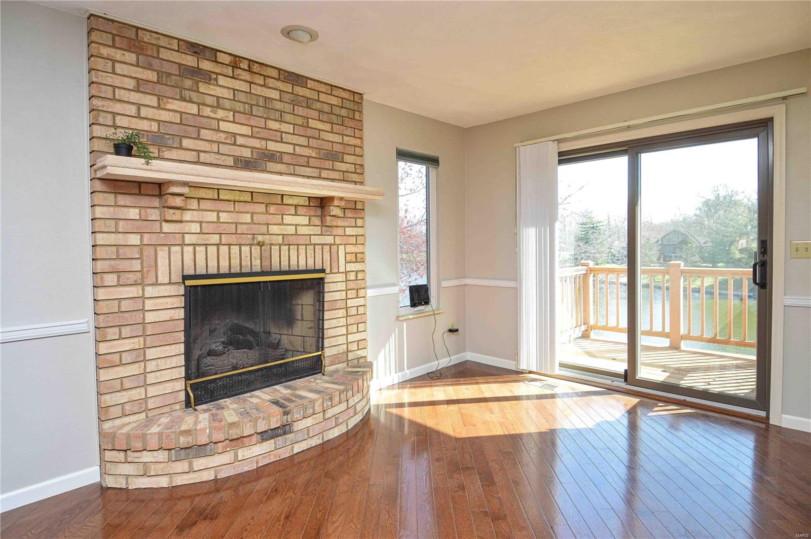 814 W Lakeshore Drive