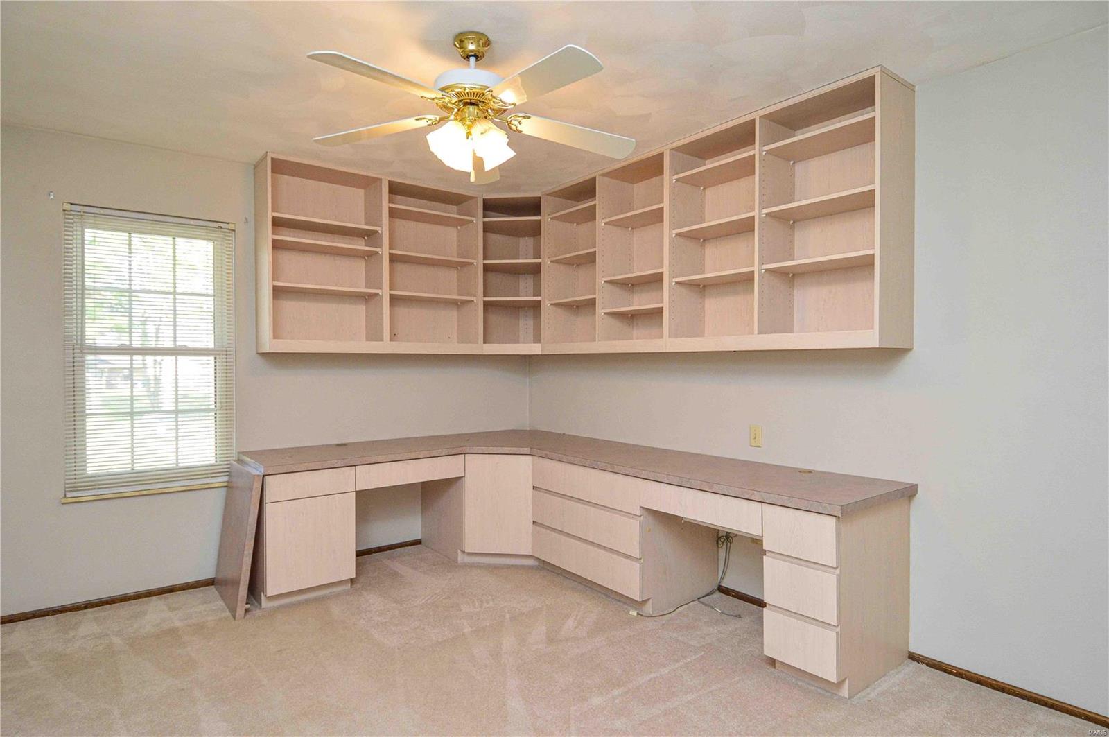 814 W Lakeshore Drive