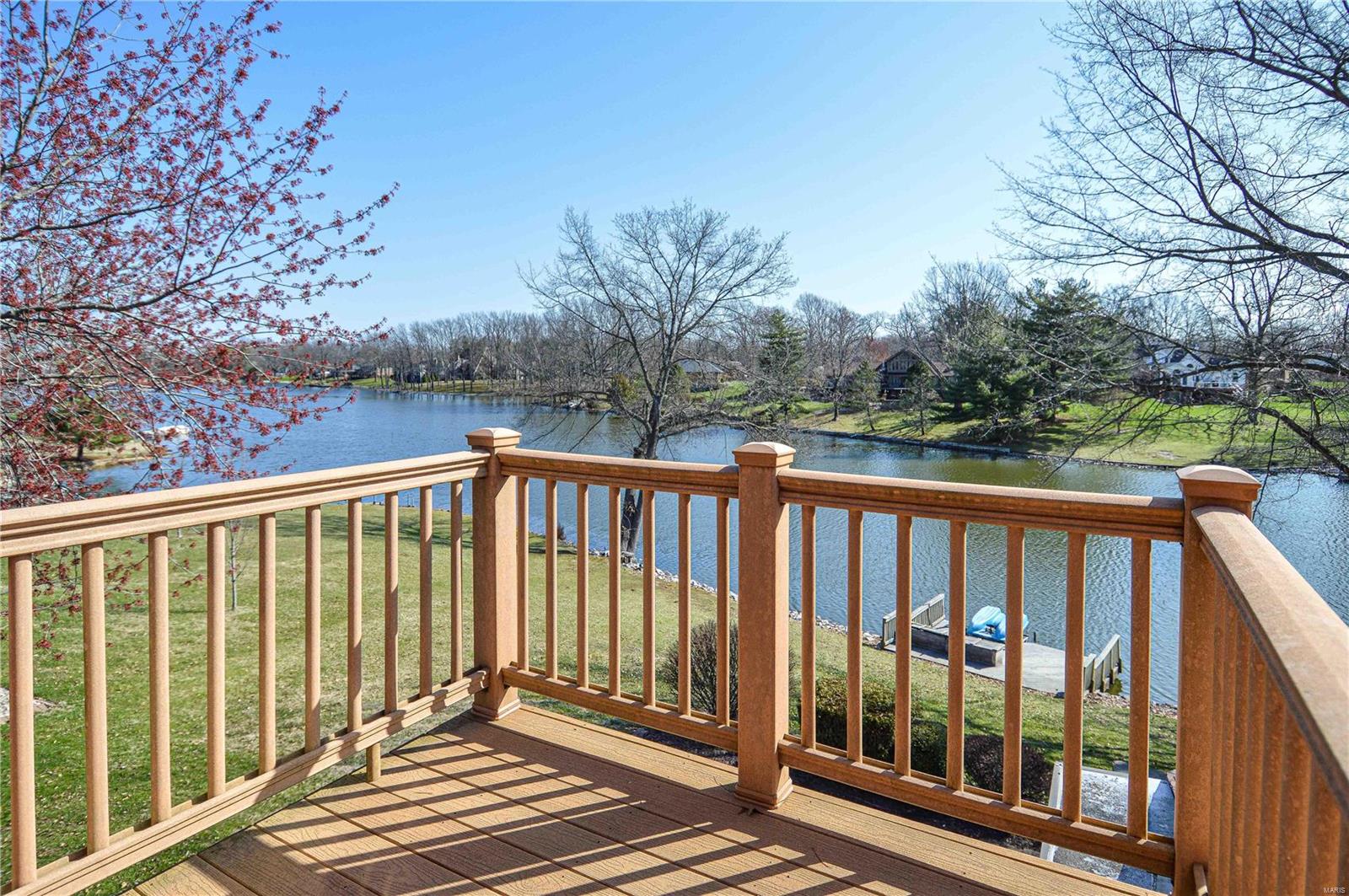 814 W Lakeshore Drive