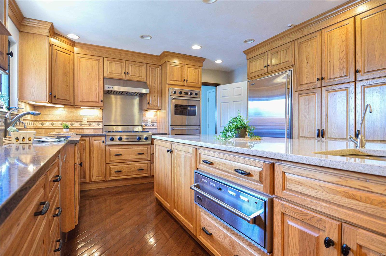 814 W Lakeshore Drive