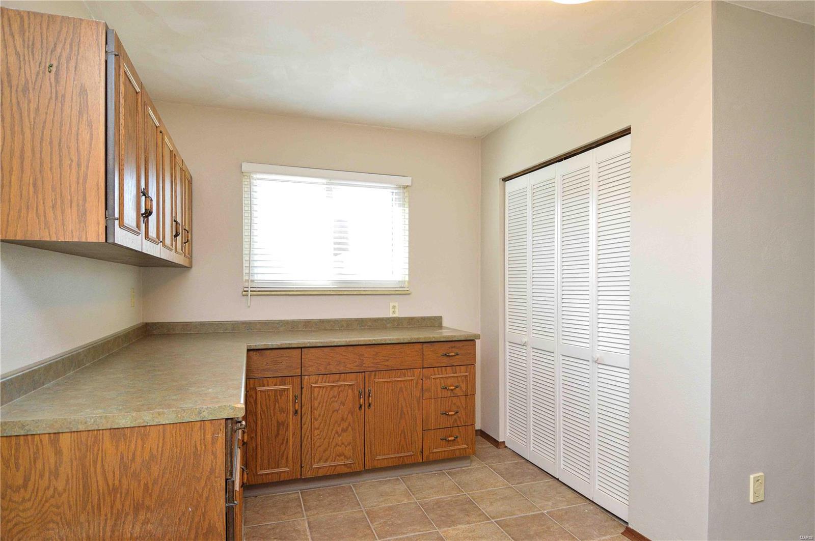 814 W Lakeshore Drive