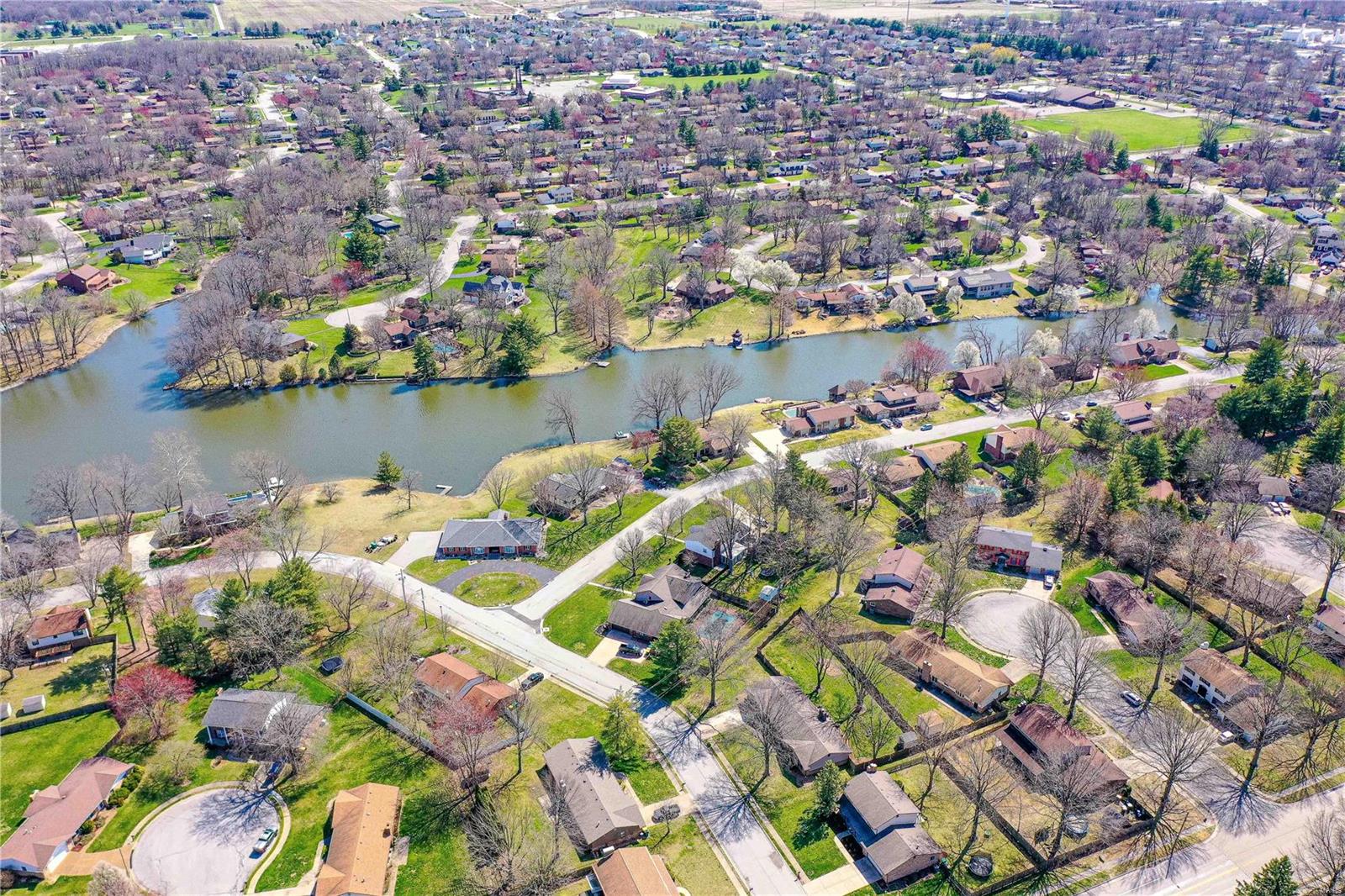 814 W Lakeshore Drive