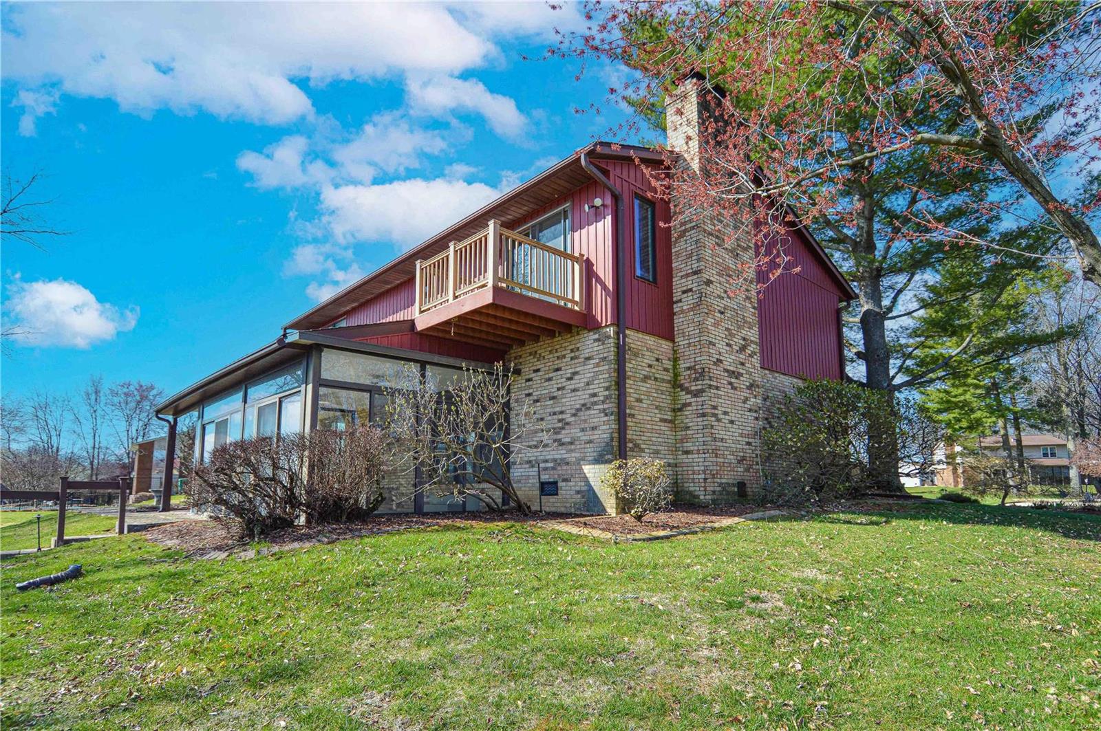 814 W Lakeshore Drive