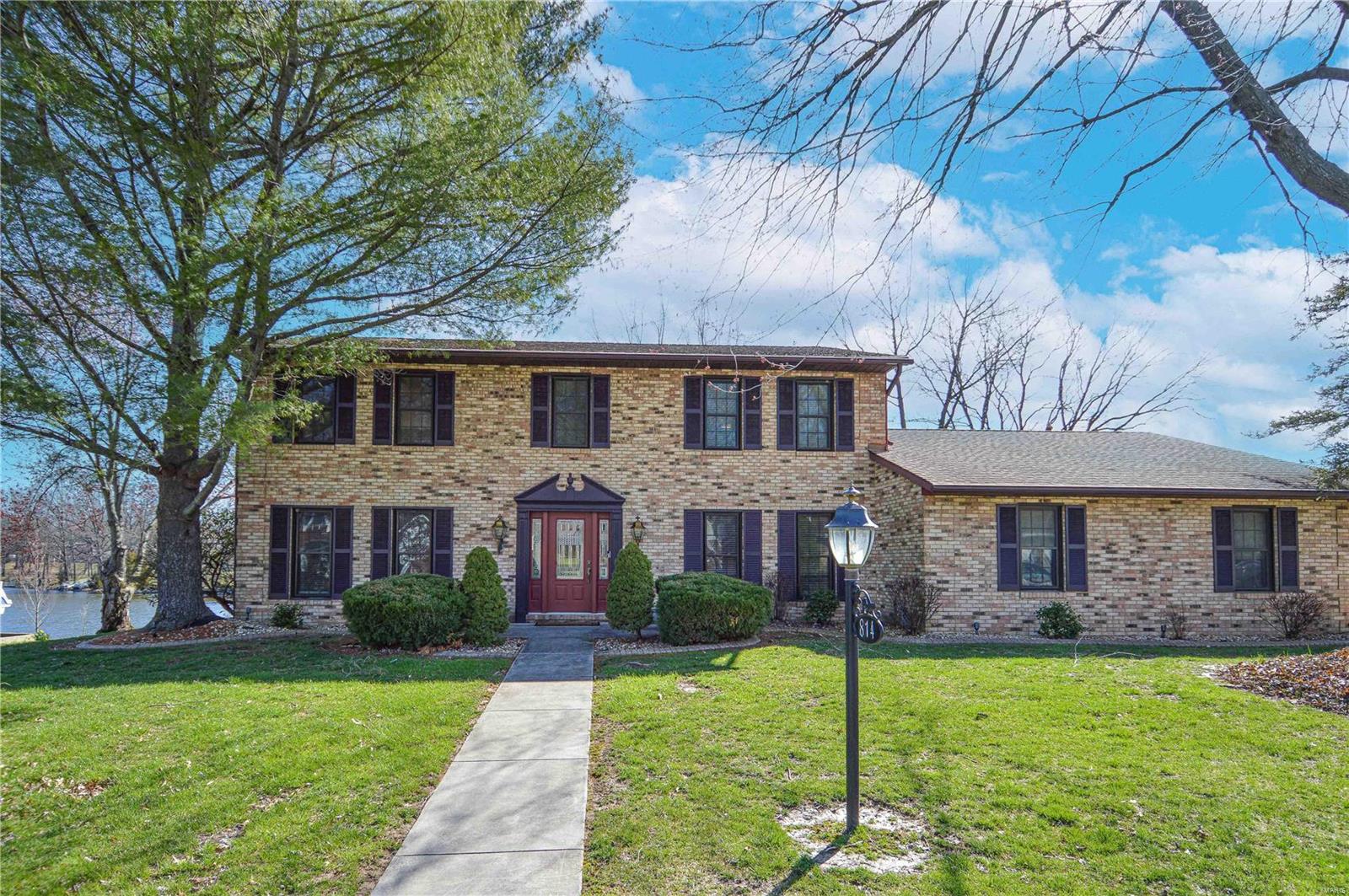 814 W Lakeshore Drive