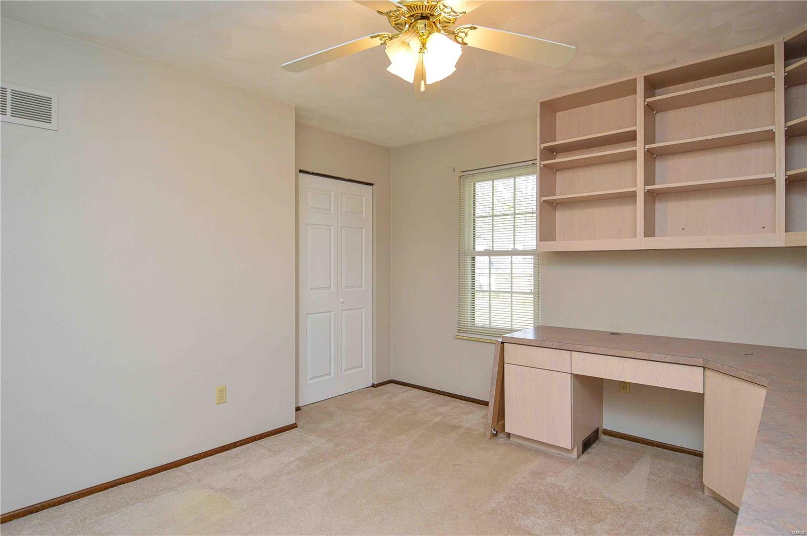 814 W Lakeshore Drive