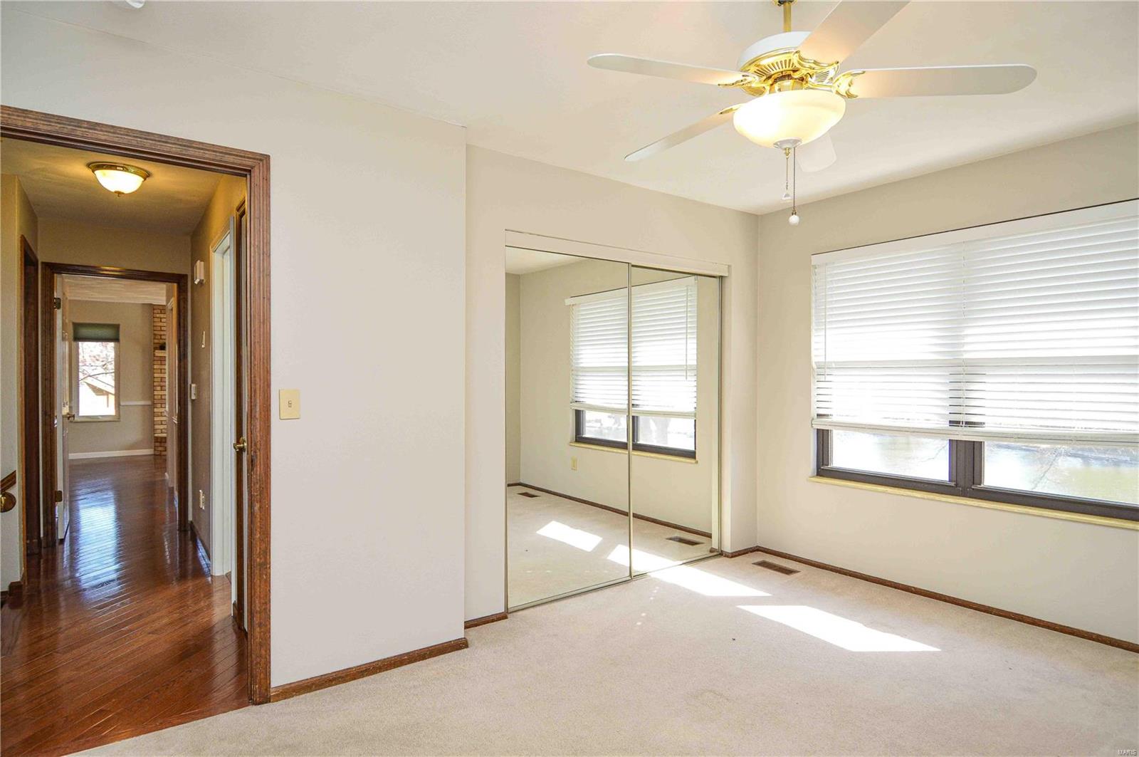 814 W Lakeshore Drive