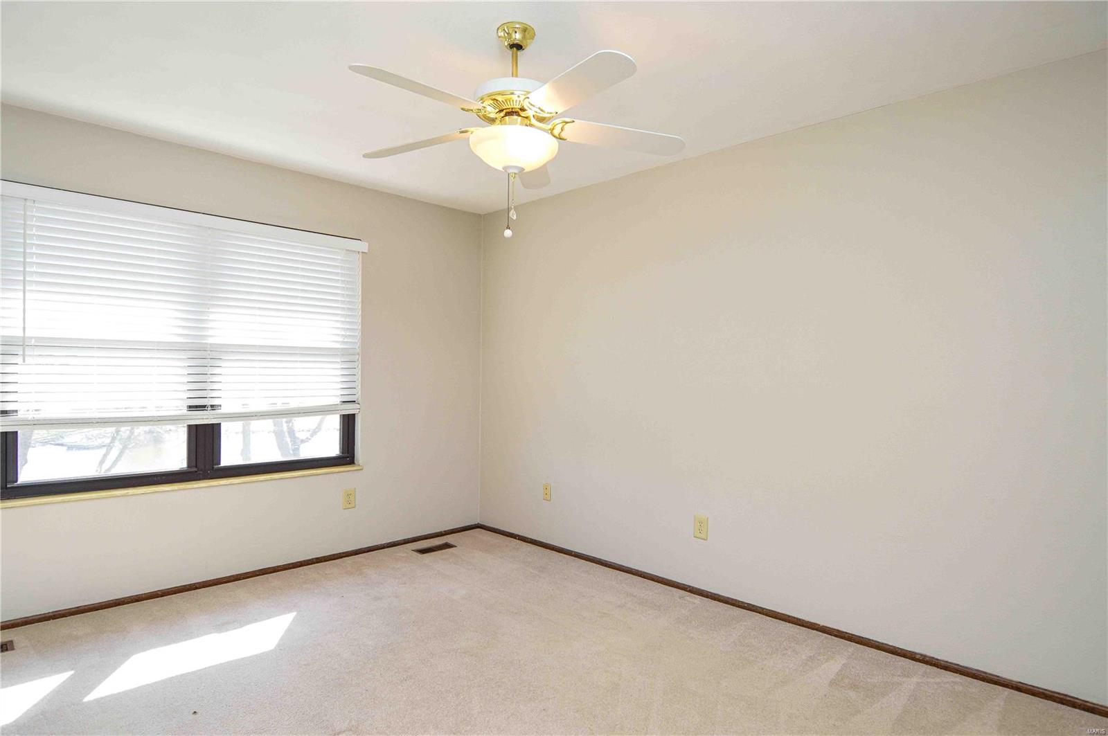 814 W Lakeshore Drive