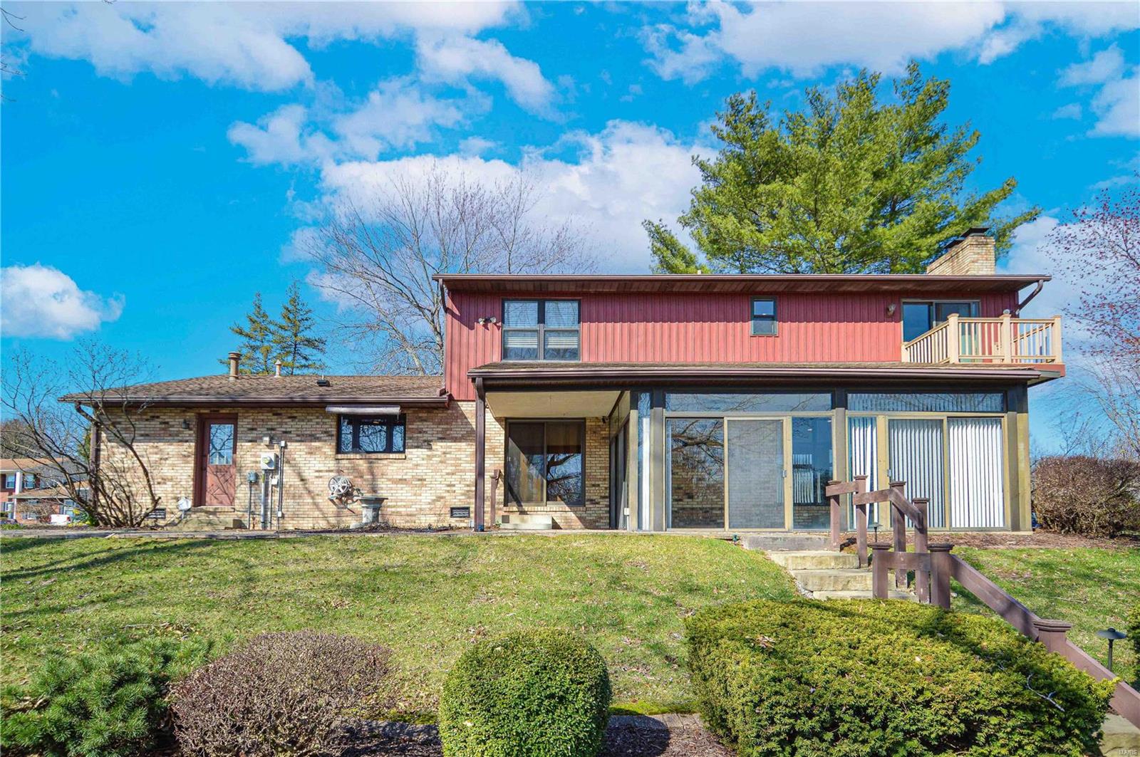 814 W Lakeshore Drive