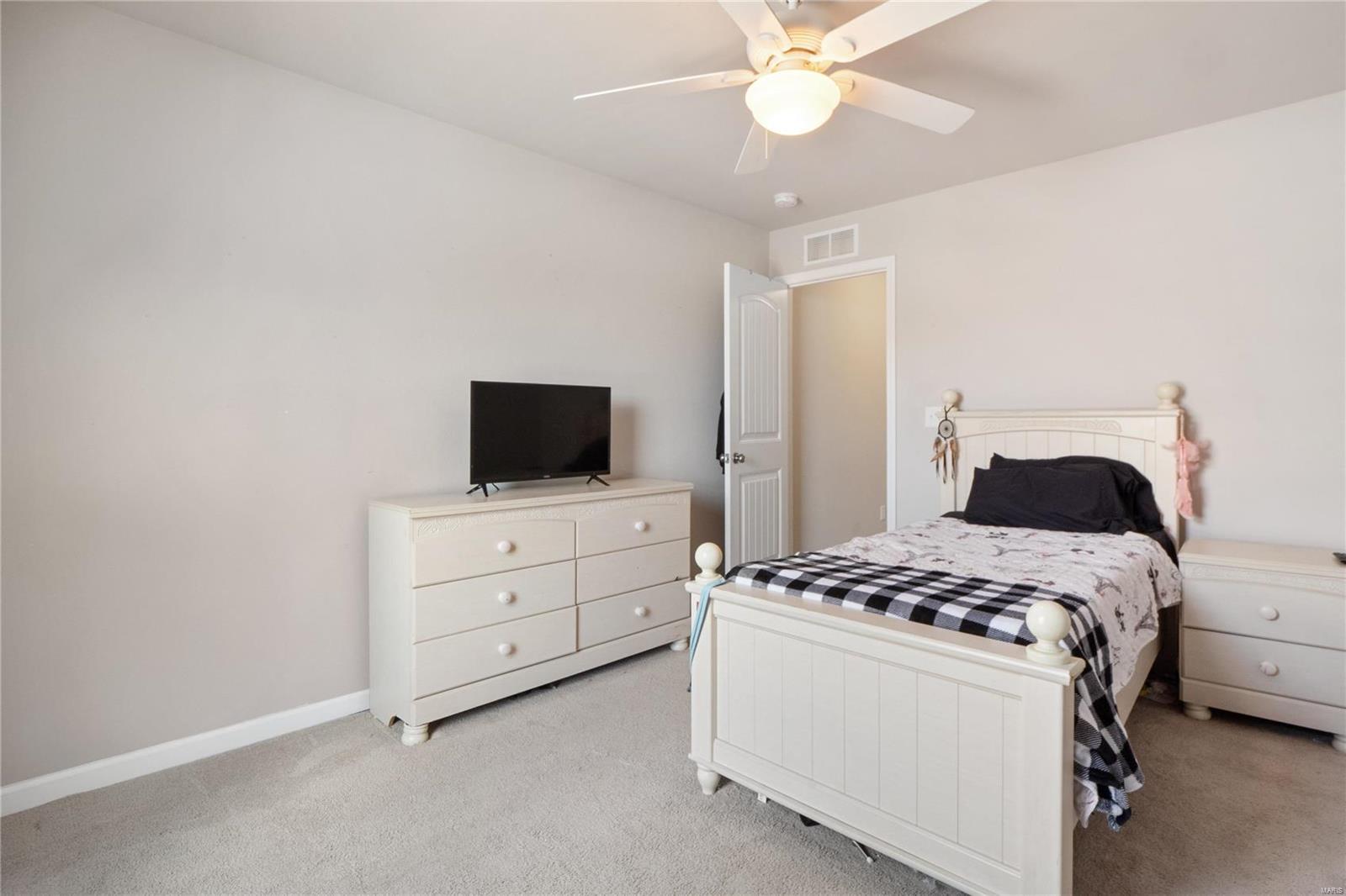 1909 Plantation Lane