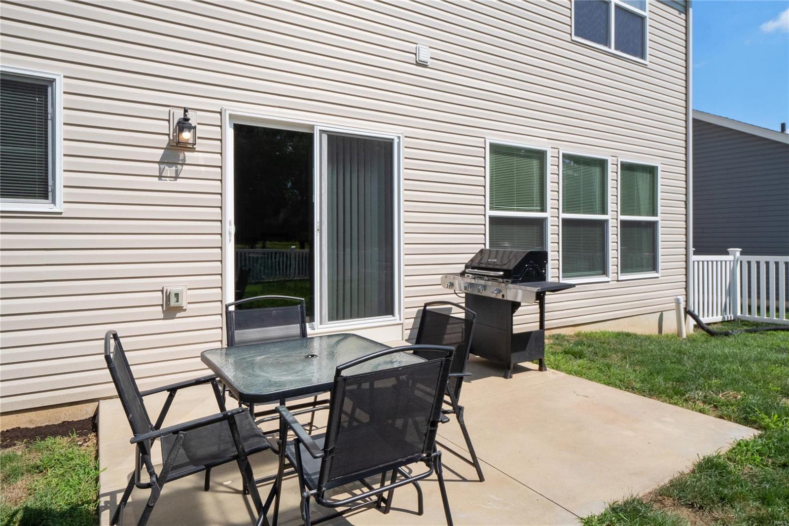 1909 Plantation Lane