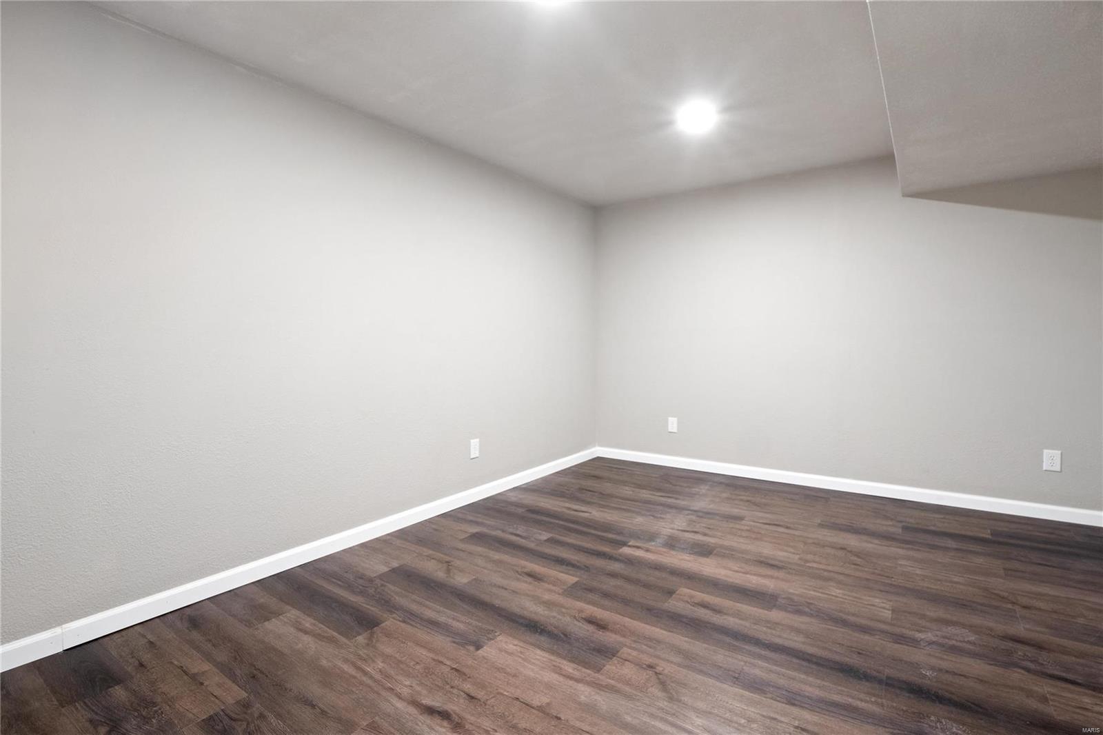 1909 Plantation Lane