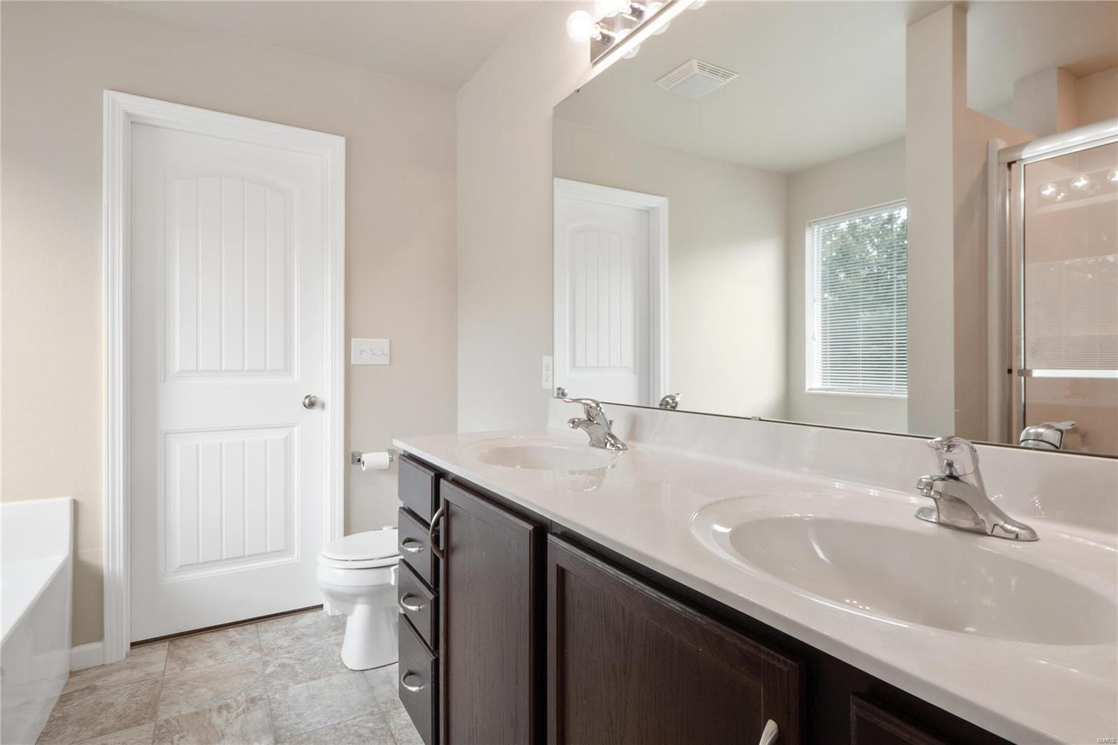 1909 Plantation Lane