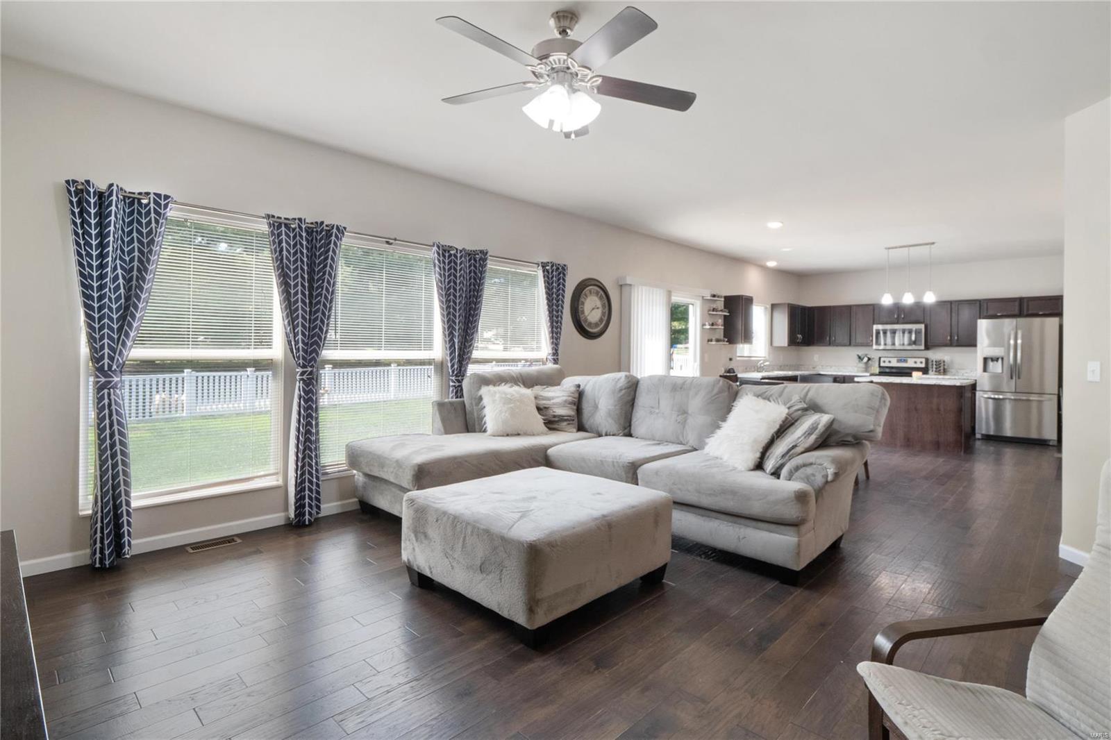 1909 Plantation Lane