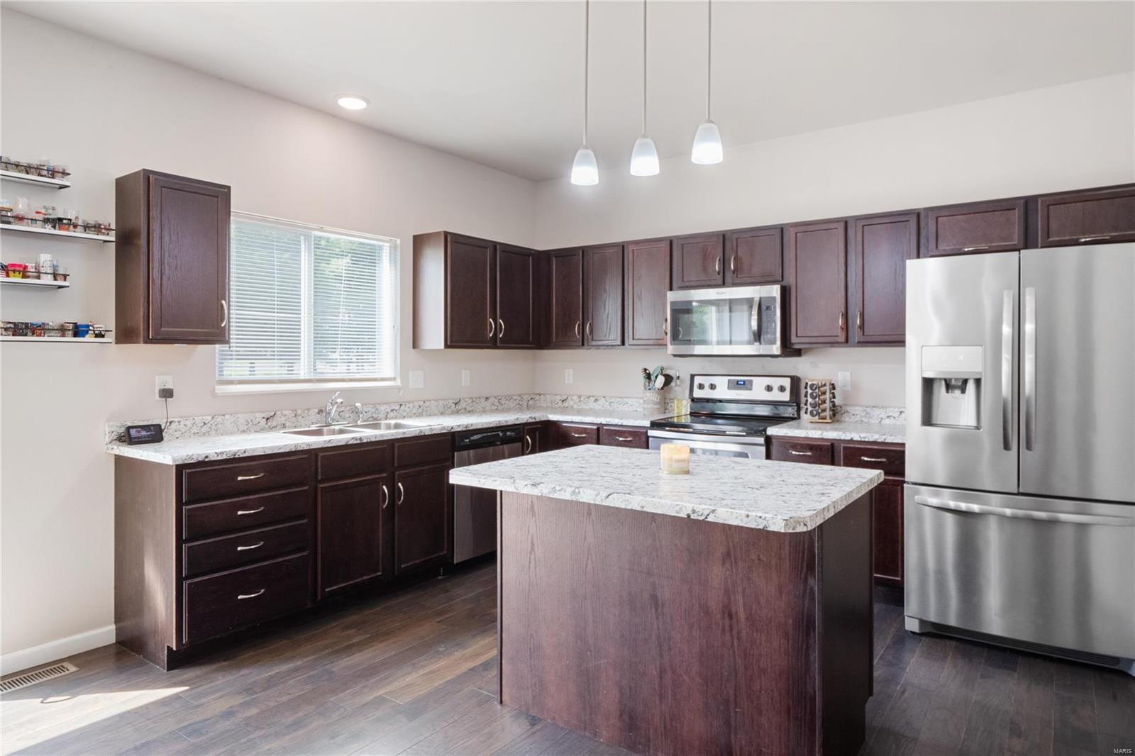 1909 Plantation Lane