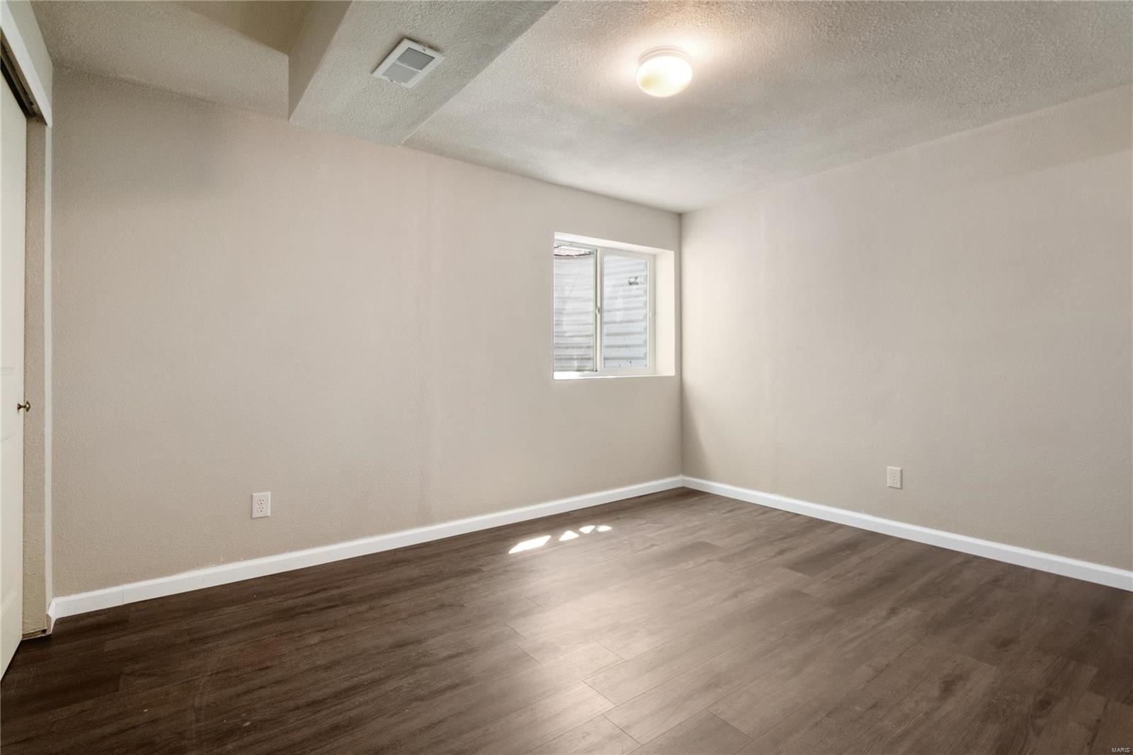 1909 Plantation Lane