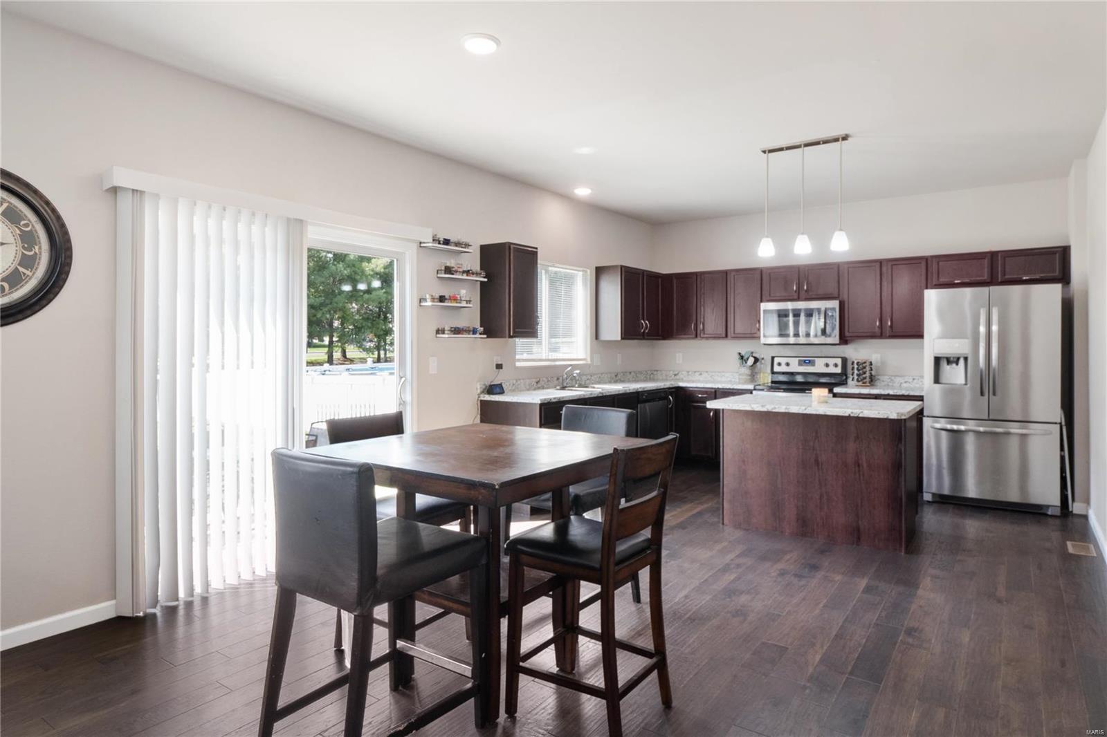 1909 Plantation Lane