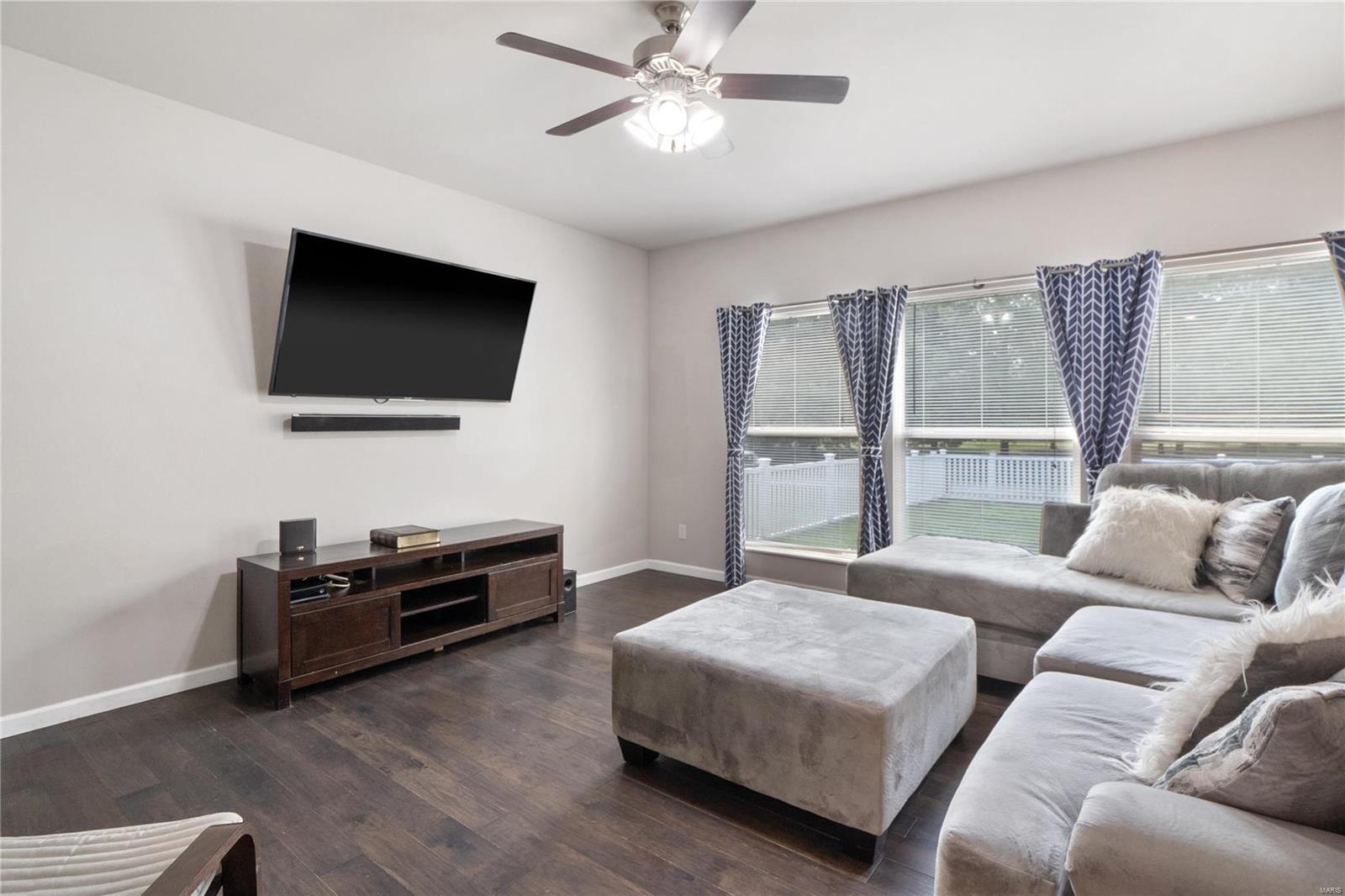 1909 Plantation Lane