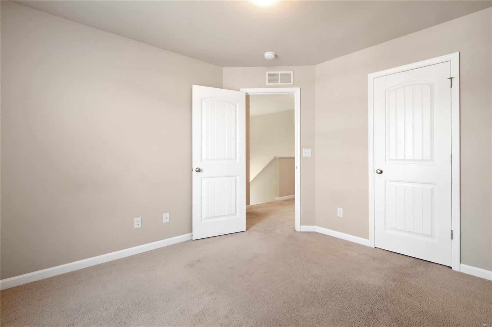 1909 Plantation Lane