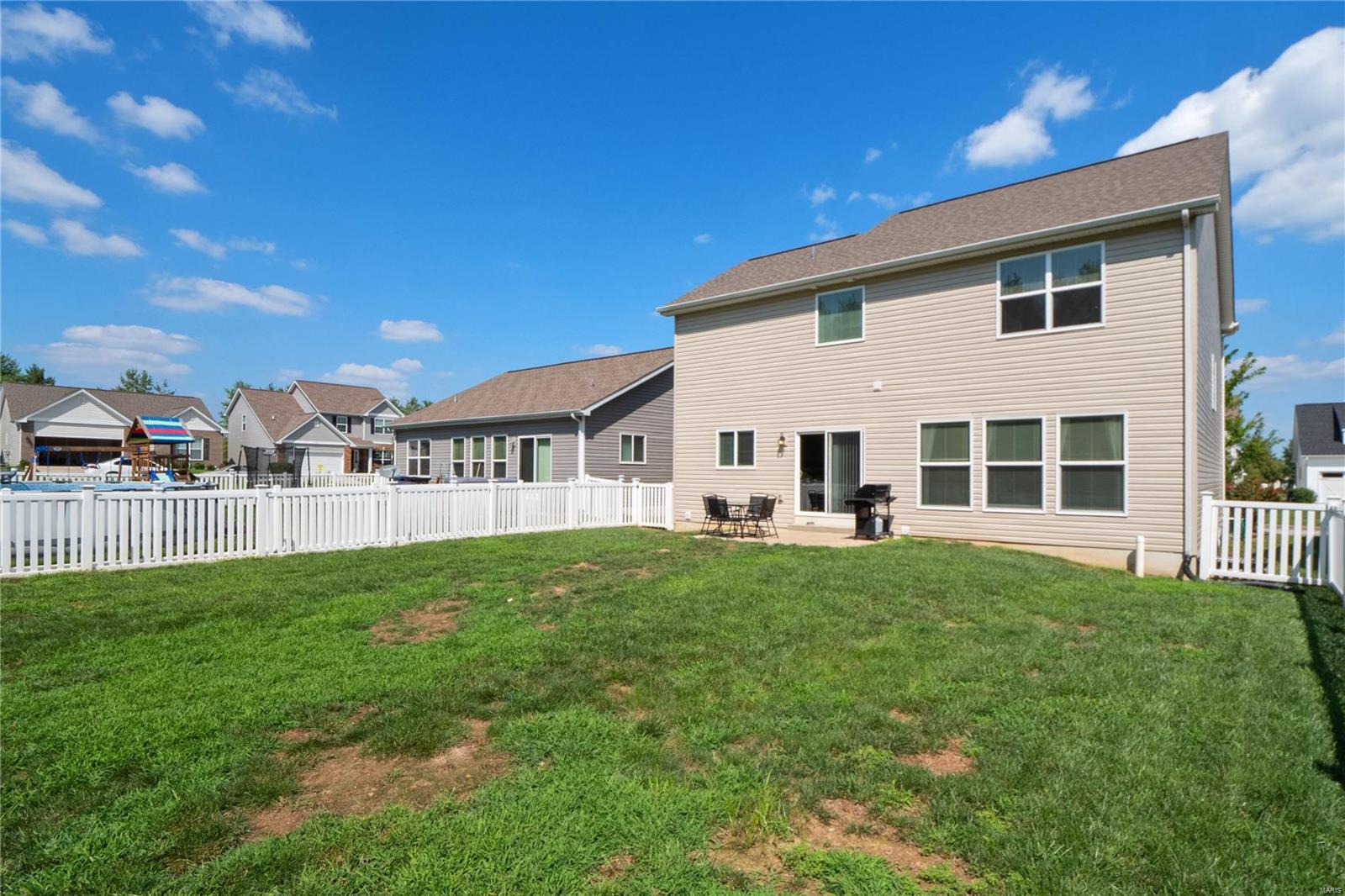 1909 Plantation Lane