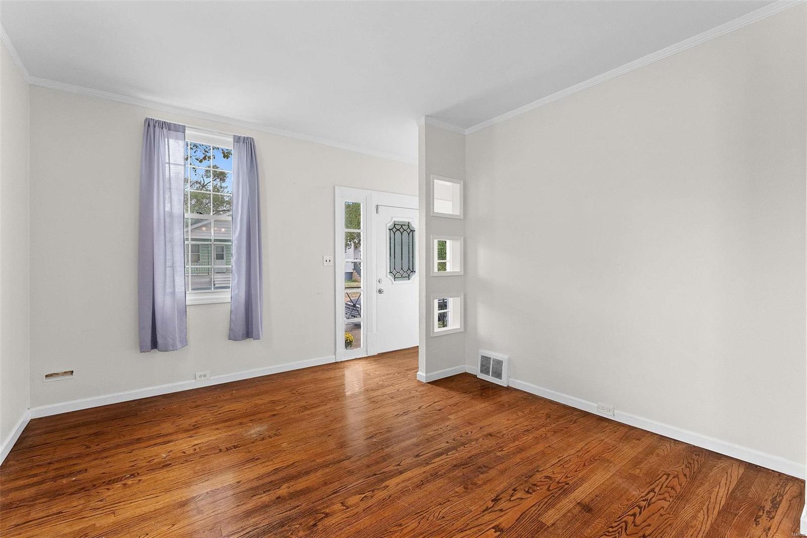 4712 Alexander Street