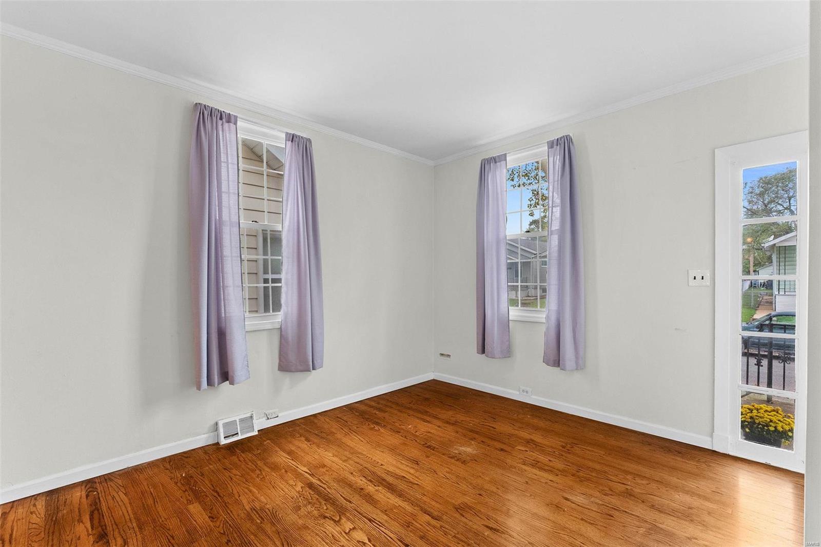 4712 Alexander Street