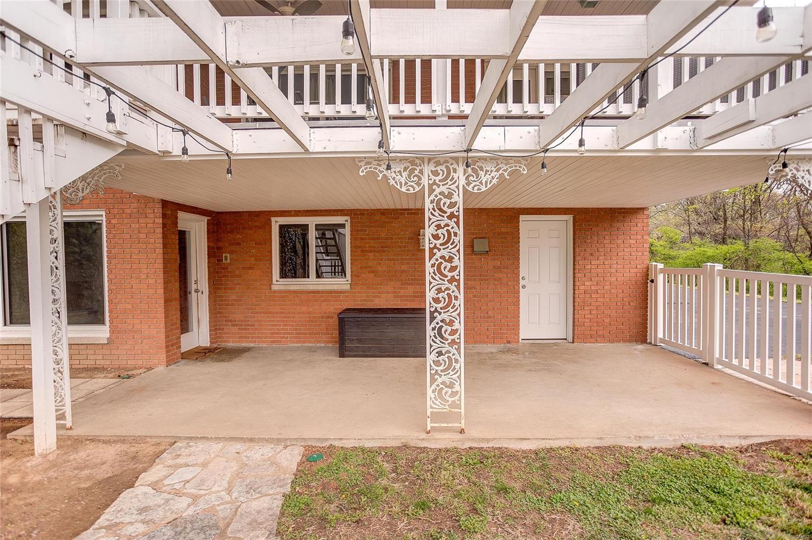 121 Roberta Lane