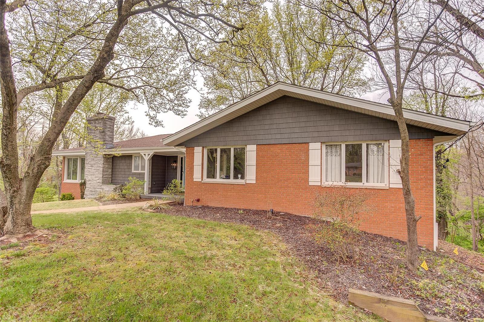 121 Roberta Lane