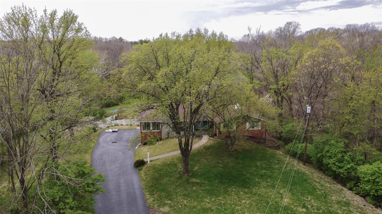 121 Roberta Lane