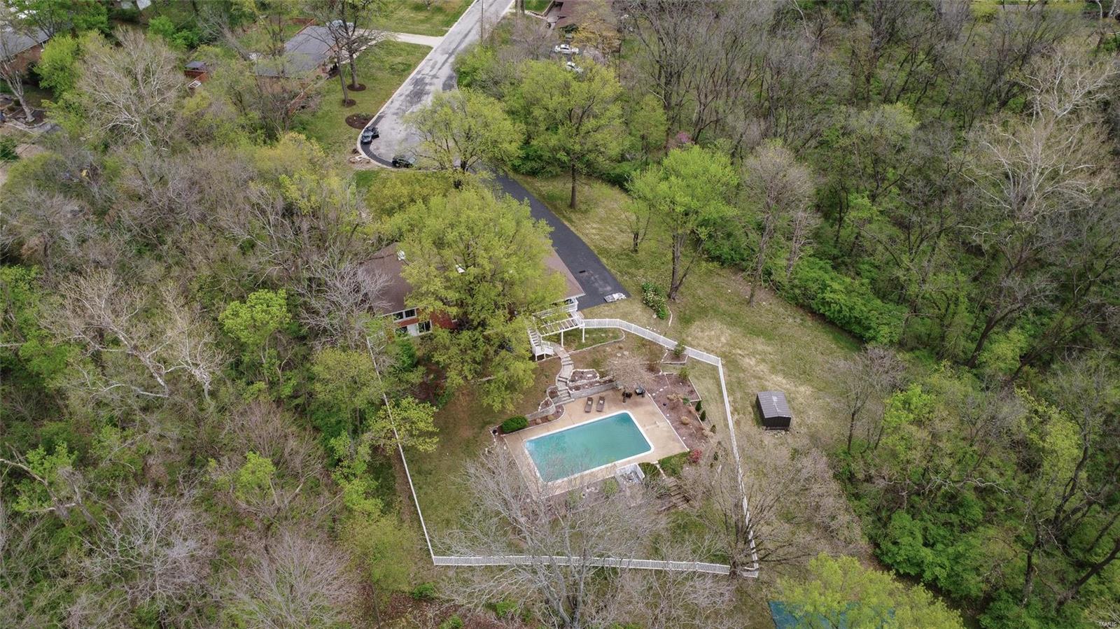 121 Roberta Lane