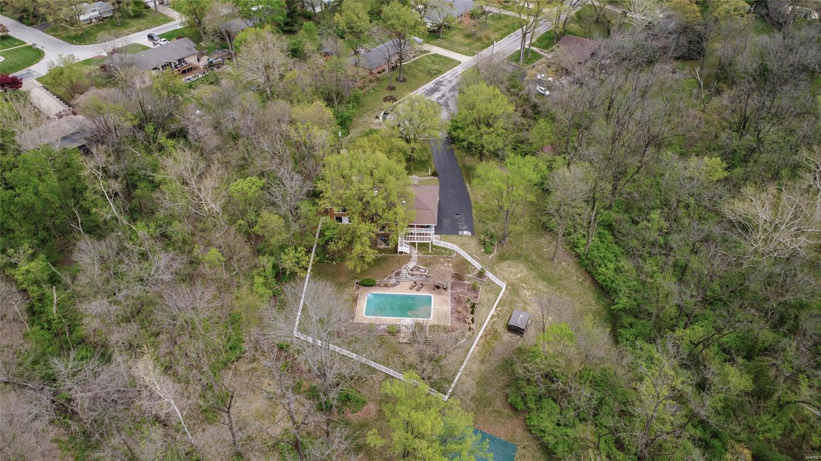 121 Roberta Lane