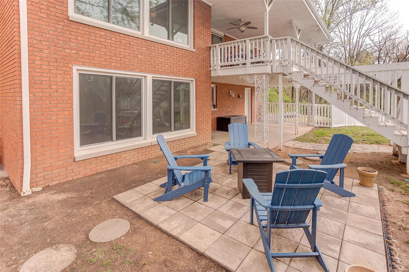 121 Roberta Lane