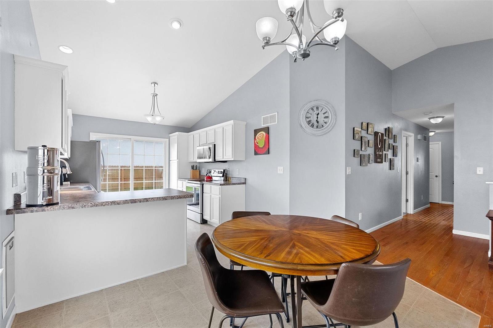 5538 S Woods Manor Drive